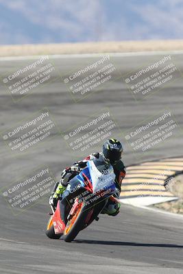 media/Oct-30-2025-Racers Edge (Thu) [[dabbdaf680]]/3-B Group/Session 2 (Bowl Exit)/